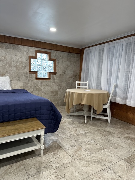 Rm 10 - Ground Level Photo 2