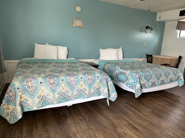 Deluxe Double Queen Photo 1